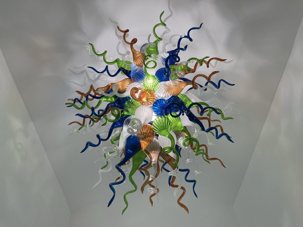 Blown-glass art cleaning by Brightmen Chandeliers