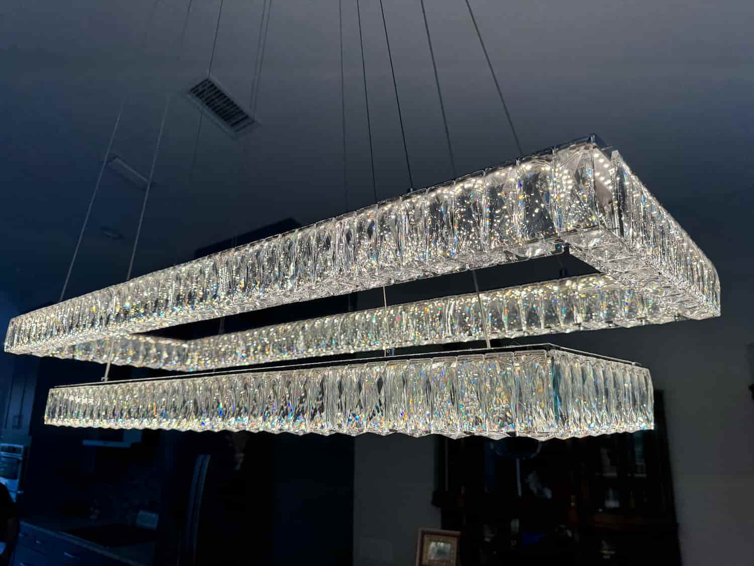 Changing bulbs across a large ring fixture